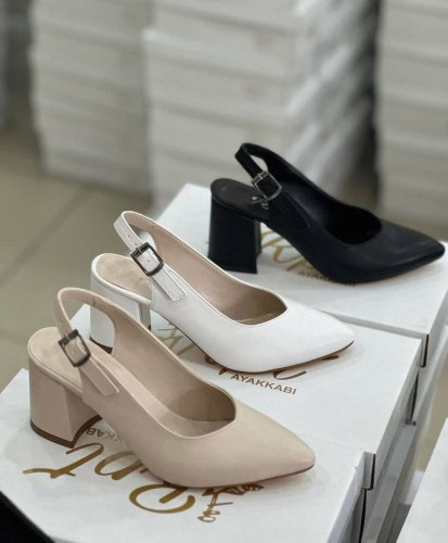 کفش پاشنه دار پشت باز دخترانه زنانه کرم سفید و مشکی