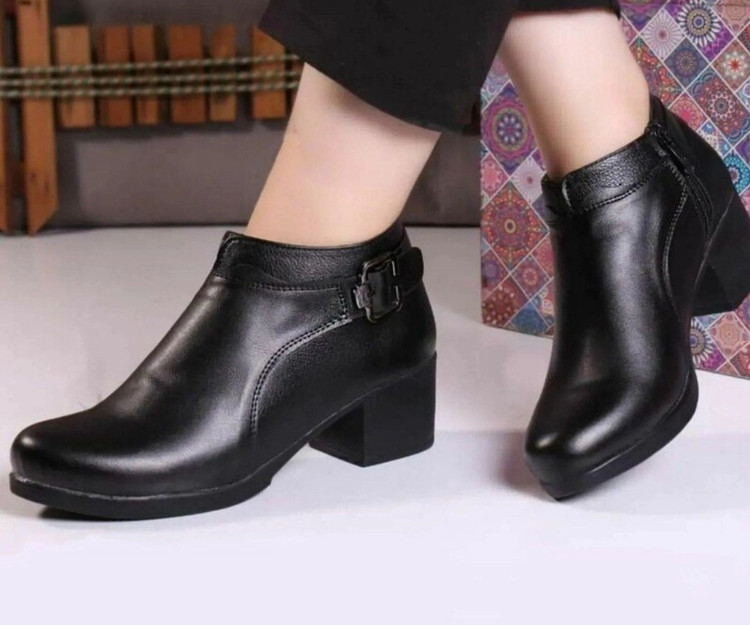 کفش راحت زنانه پاشنه بلند بغل زیپ مشکی