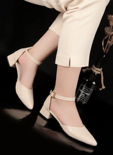 کفش زنانه پاشنه سع سانت روباز رکابدار کرم