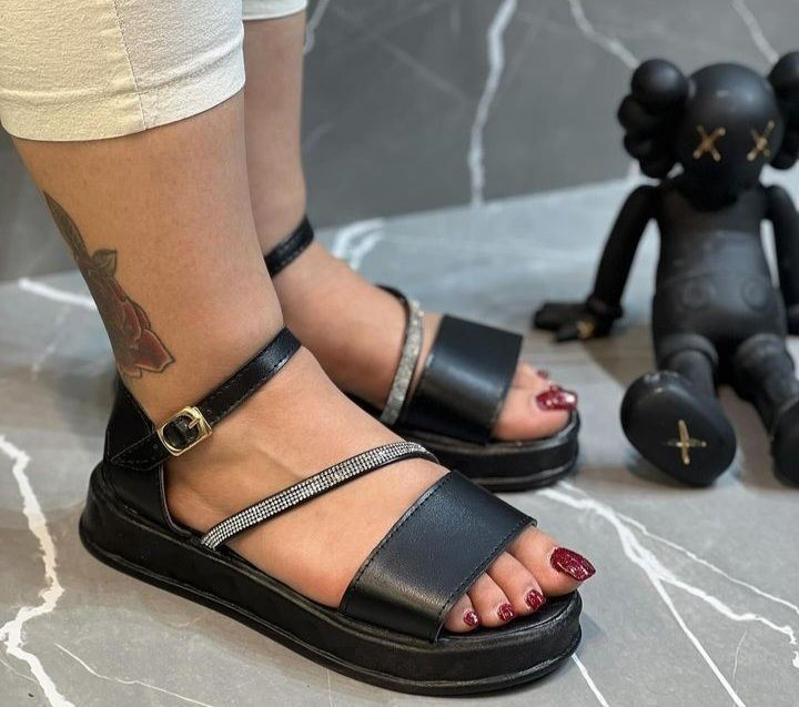 خرید صندل زنانه نگینی روباز زیره پیو مشکی راحت