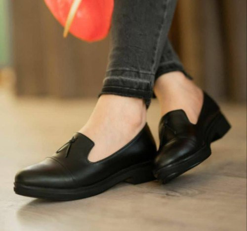 کالج زنانه مشکی