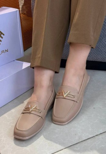 woman collegeکالج زنانه