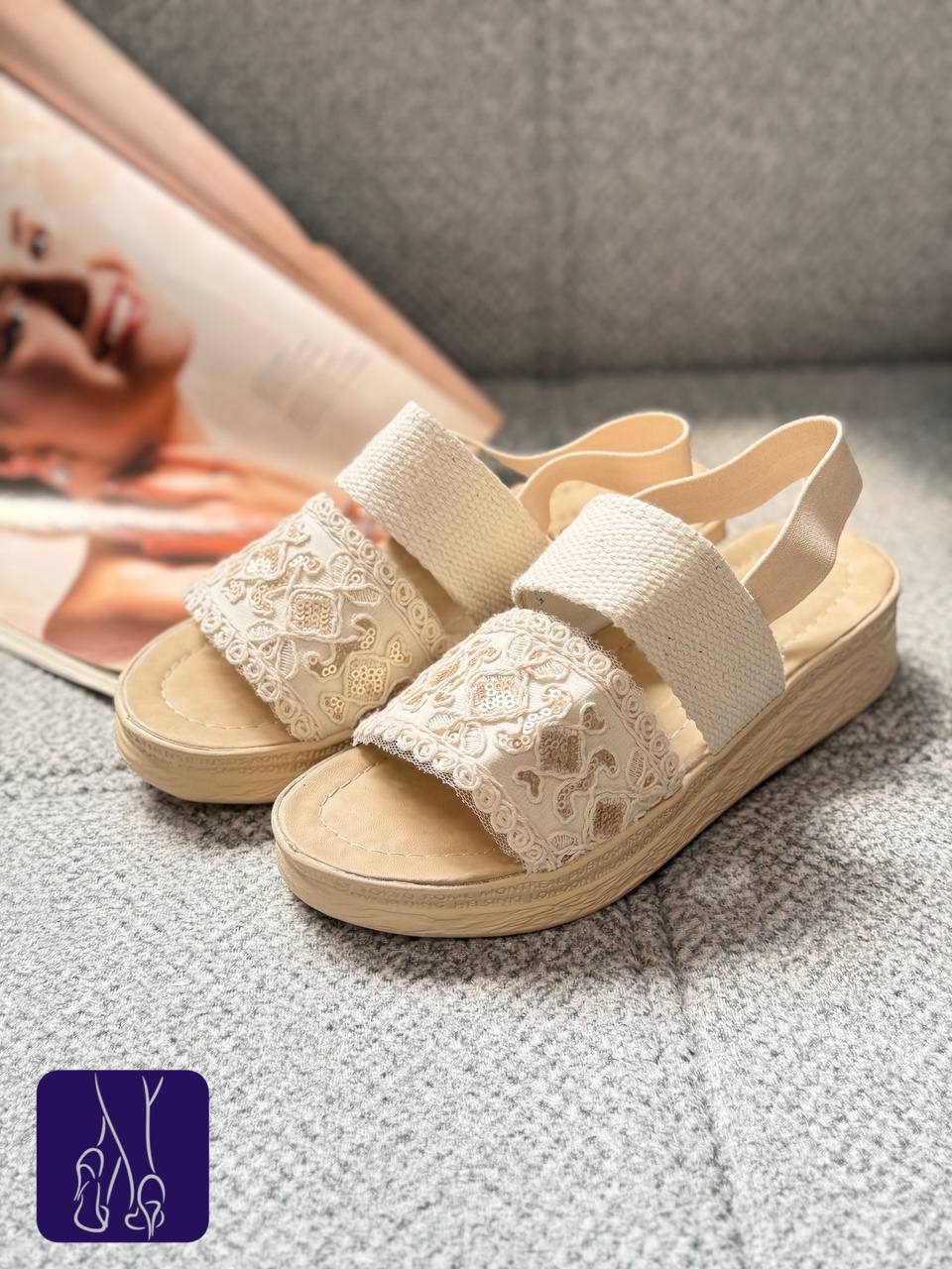 صندل زنانه کرم رنگ