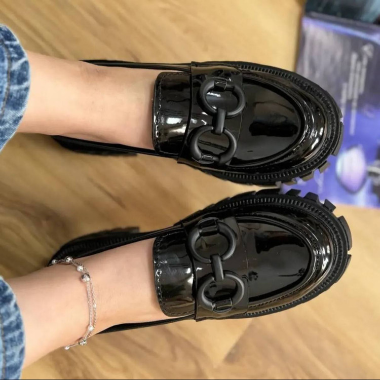 خرید کالج زنانه ارزان قیمت مشکی ورنی خرید از تولیدی کفش زنانه