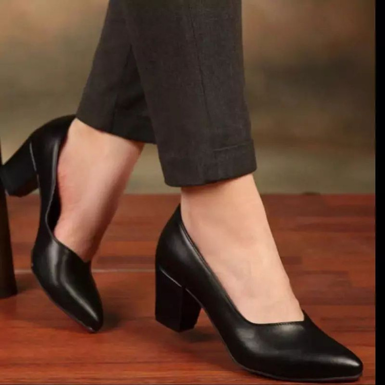 کفش پاشنه بلند زنانه مشکی