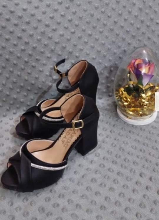 خرید کفش زنانه مجلسی پاشنه بلند