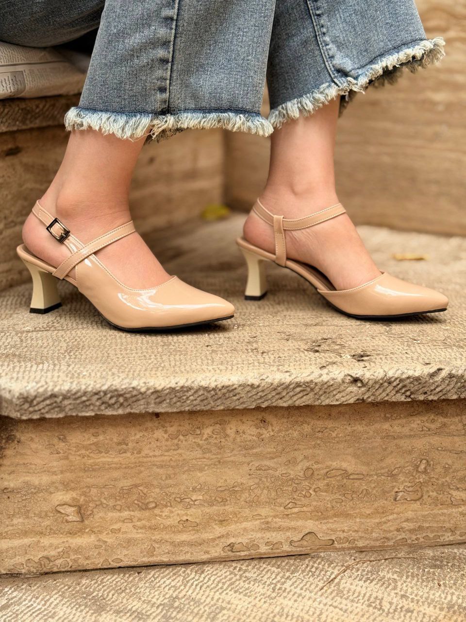 کفش مجلسی کرم رنگ