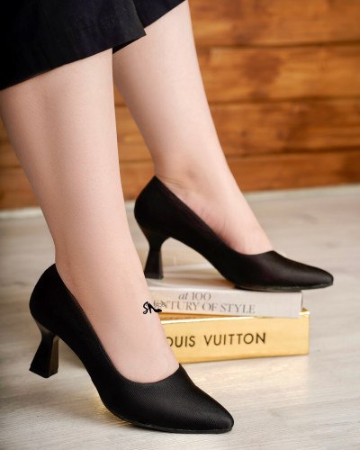 کفش پاشنه دار زنانه