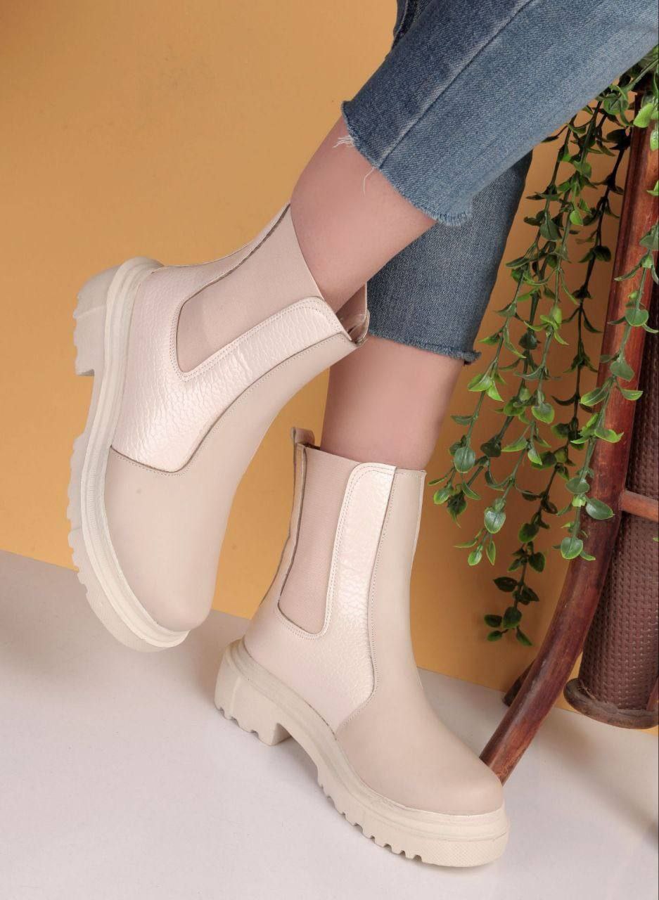 بوت زنانه کرم