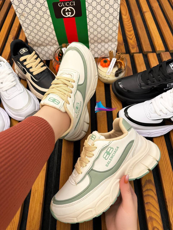 کتونی زنانه کرم سبز