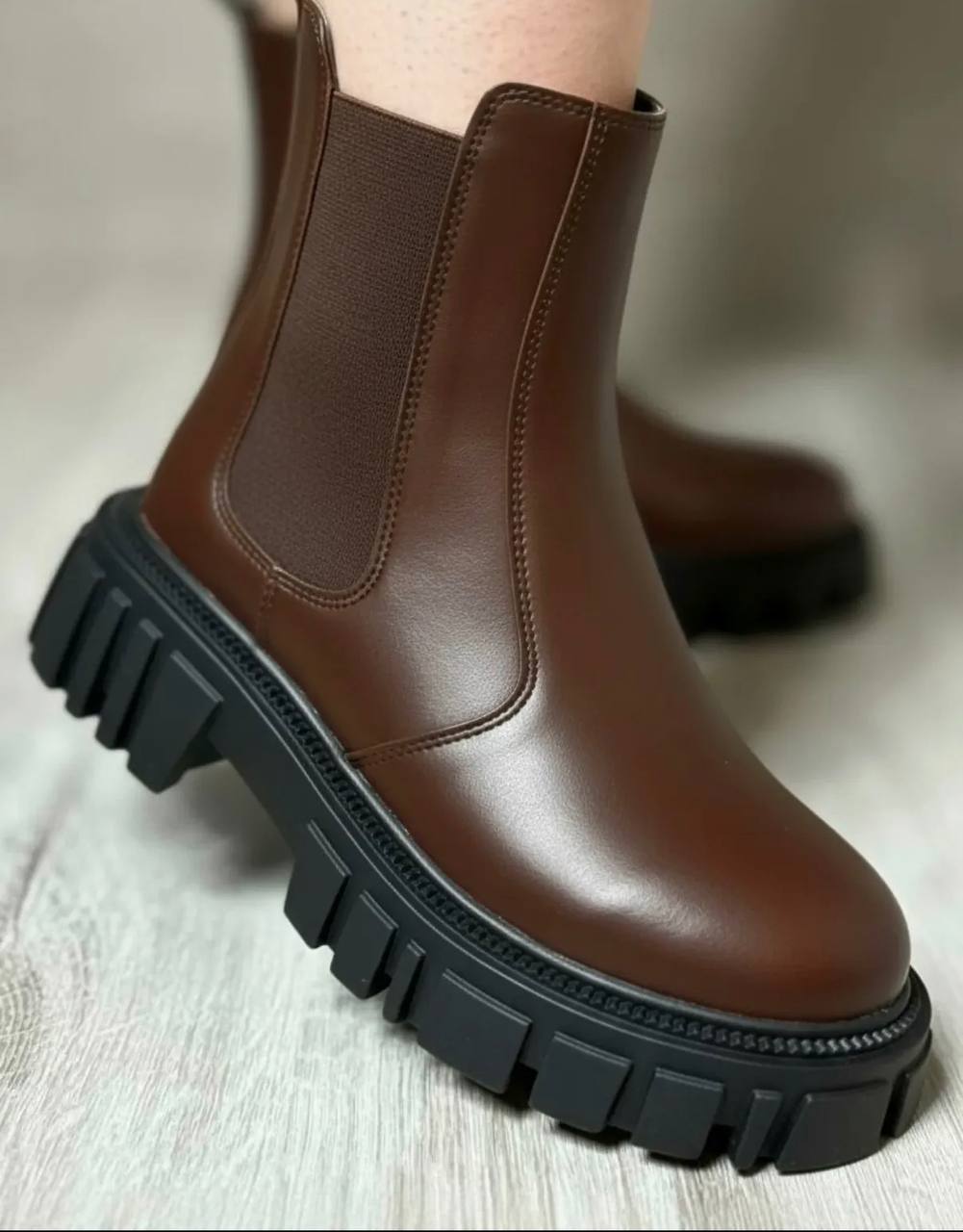 کفش بوت زنانه قهوه‌ای