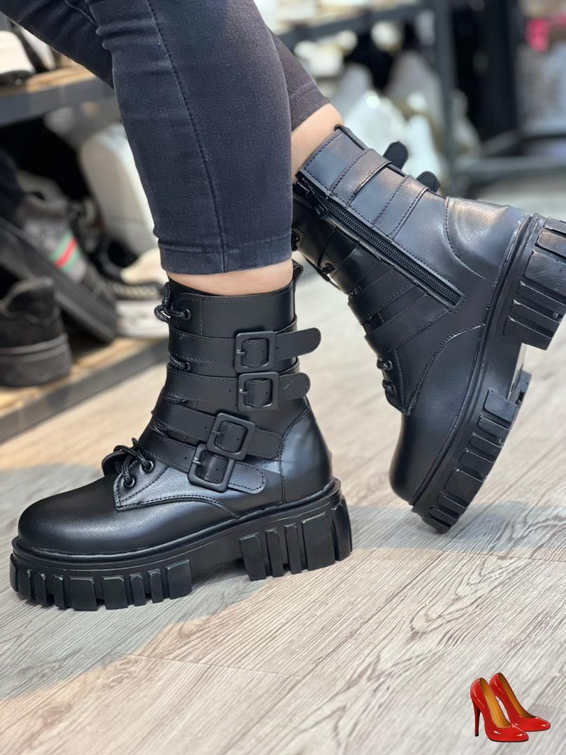 بوت زنانه مدل فور