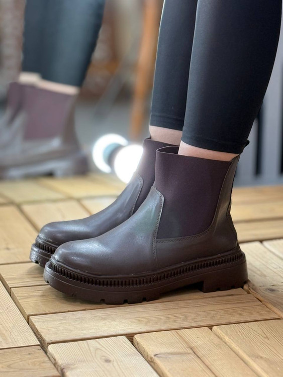 بوت زنانه قهوهای