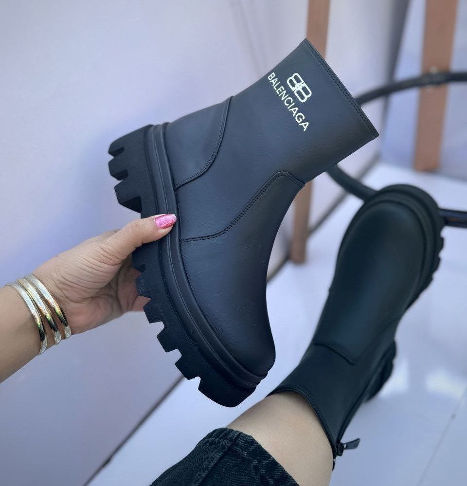 بوت زنانه مدل بالنسیا همراه با گارانتی