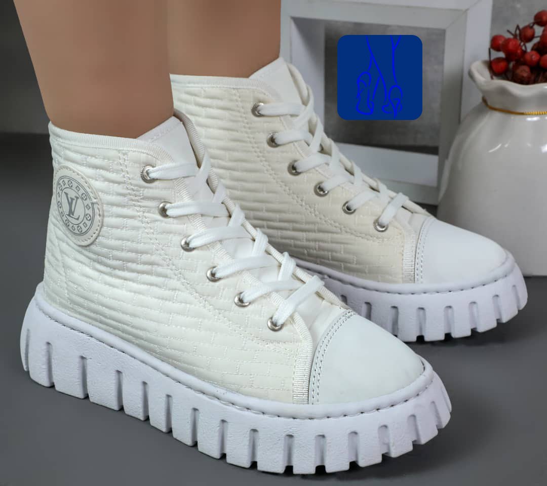 بوت زنانه سفید رنگ