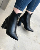 بوت پاشنه دار