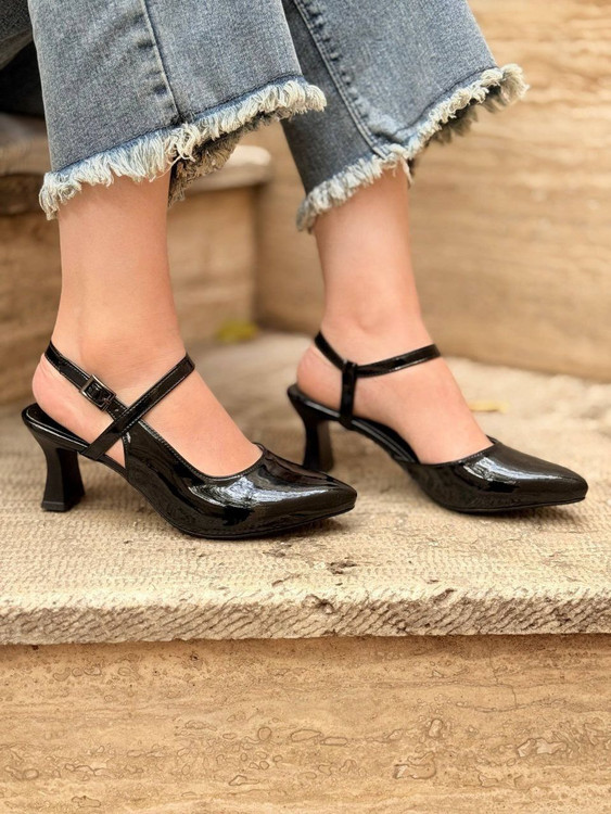 کفش پاشنه بلند زنانه