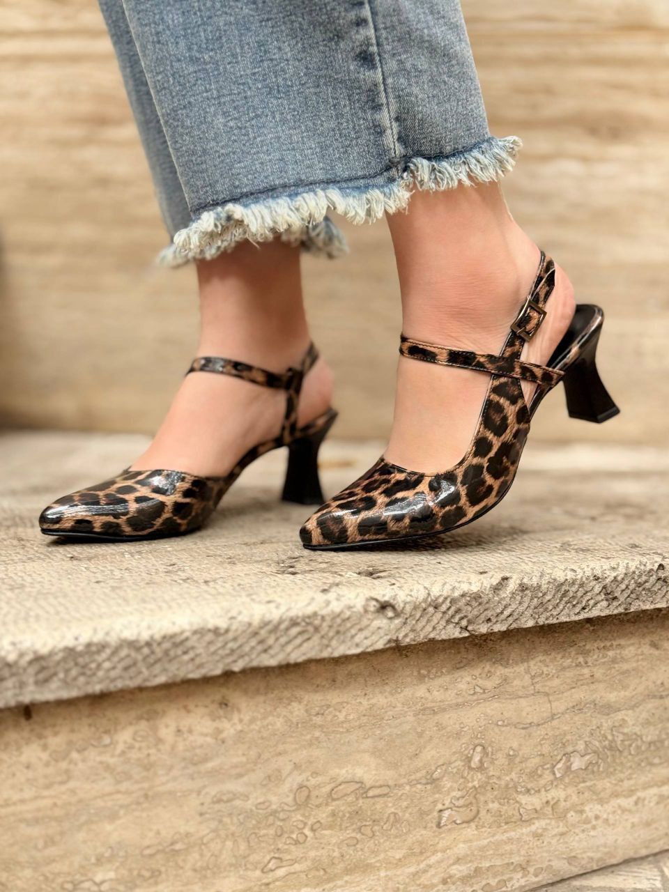 کفش پاشنه بلند زنانه