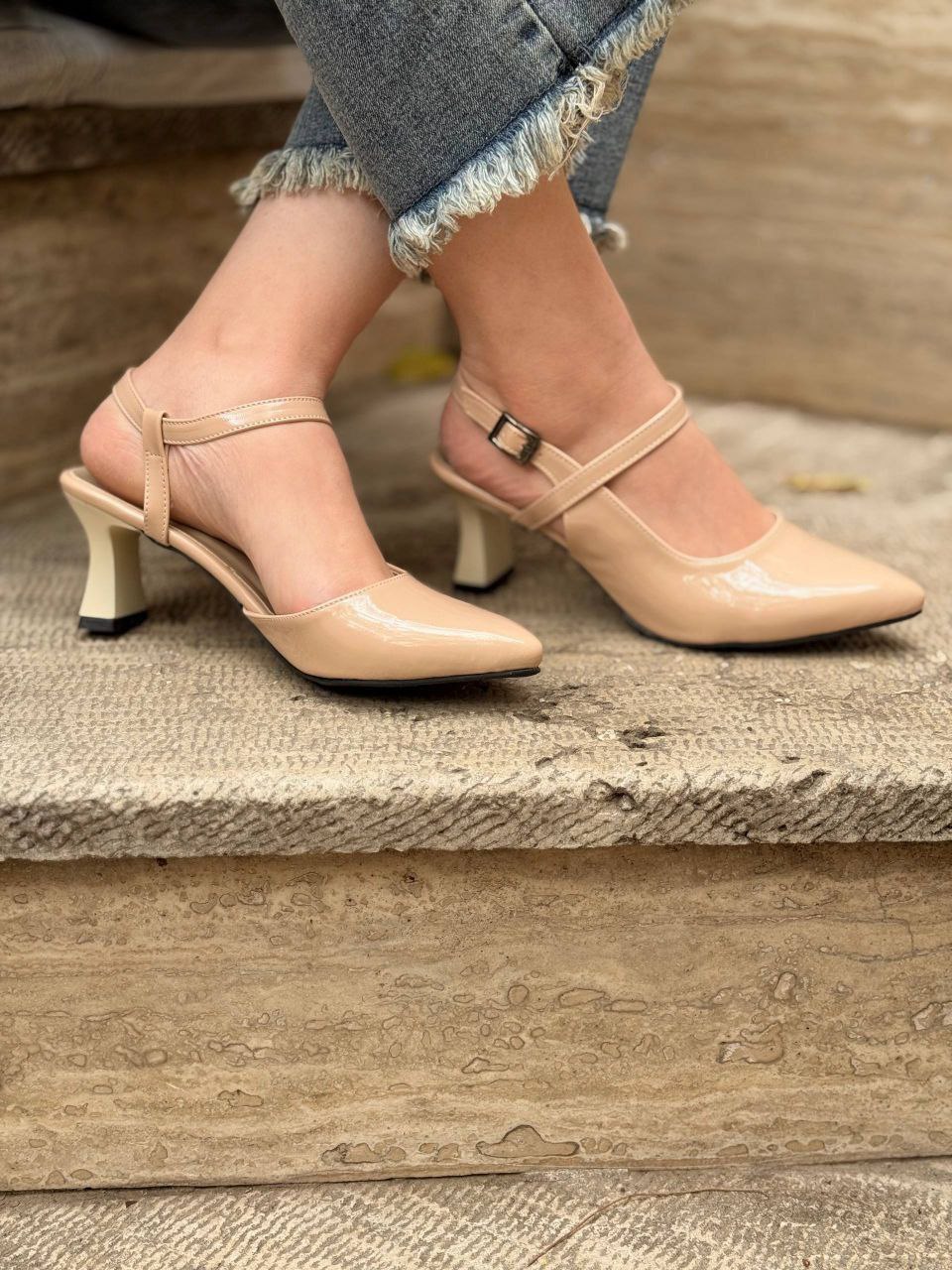 کفش پاشنه بلند زنانه