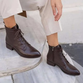 بوت زنانه قهوه ای