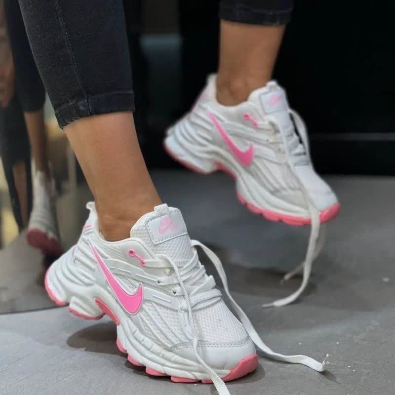 کتونی زنانه مدل نایک