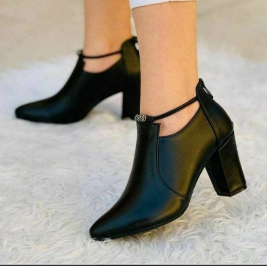 کفش پاشنه دار زنانه