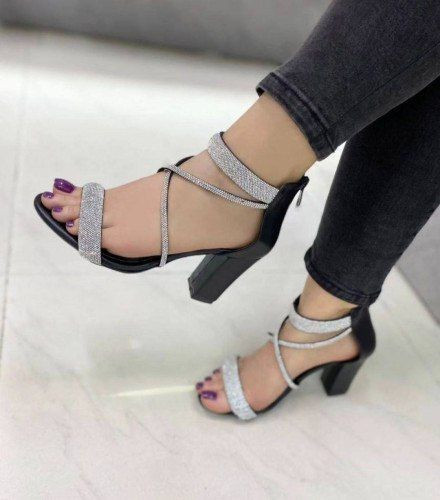 کفش پاشنه دار زنانه